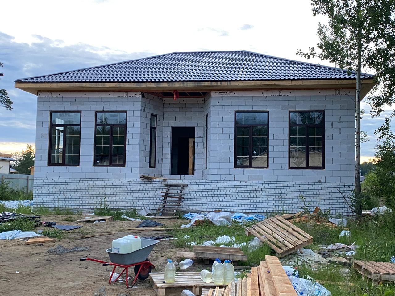 Монтаж шатровой крыши и кровли в Краснодаре и Краснодарском крае